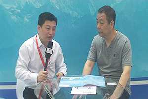 金蟀：首创六连杆喷气织机